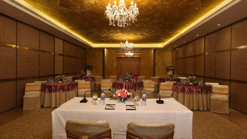 Country Inn & Suites By Radisson, Meerut Dış mekan fotoğraf