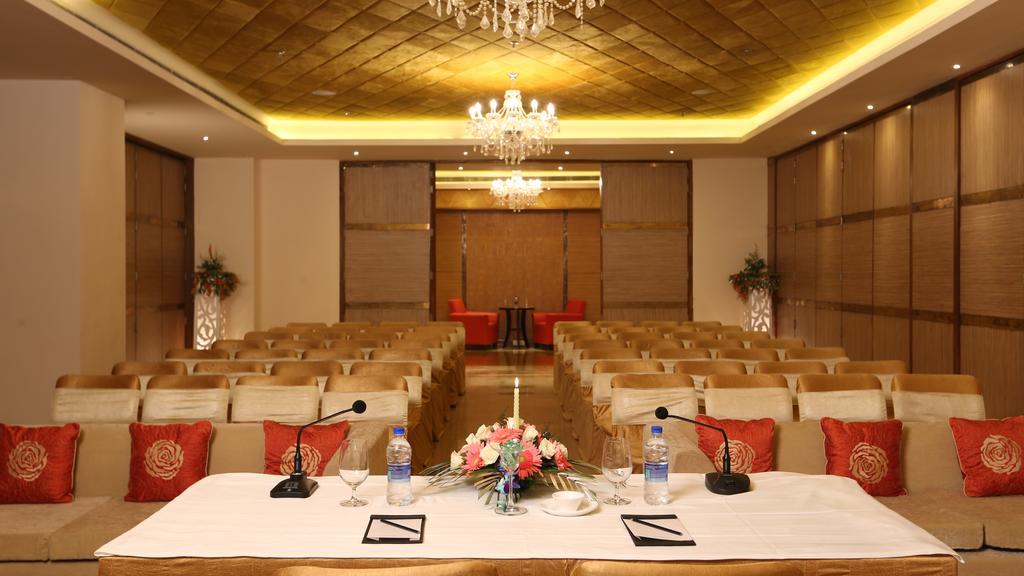 Country Inn & Suites By Radisson, Meerut Dış mekan fotoğraf