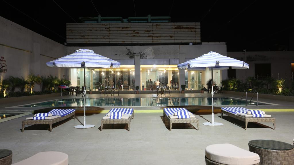Country Inn & Suites By Radisson, Meerut Dış mekan fotoğraf