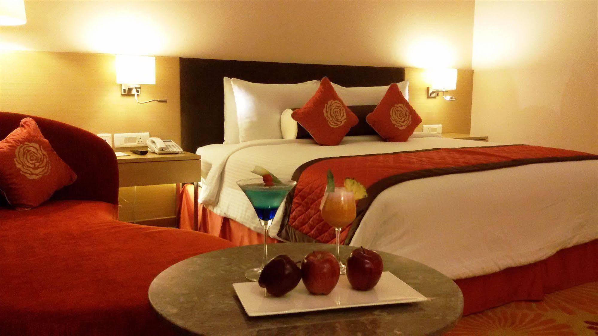 Country Inn & Suites By Radisson, Meerut Dış mekan fotoğraf