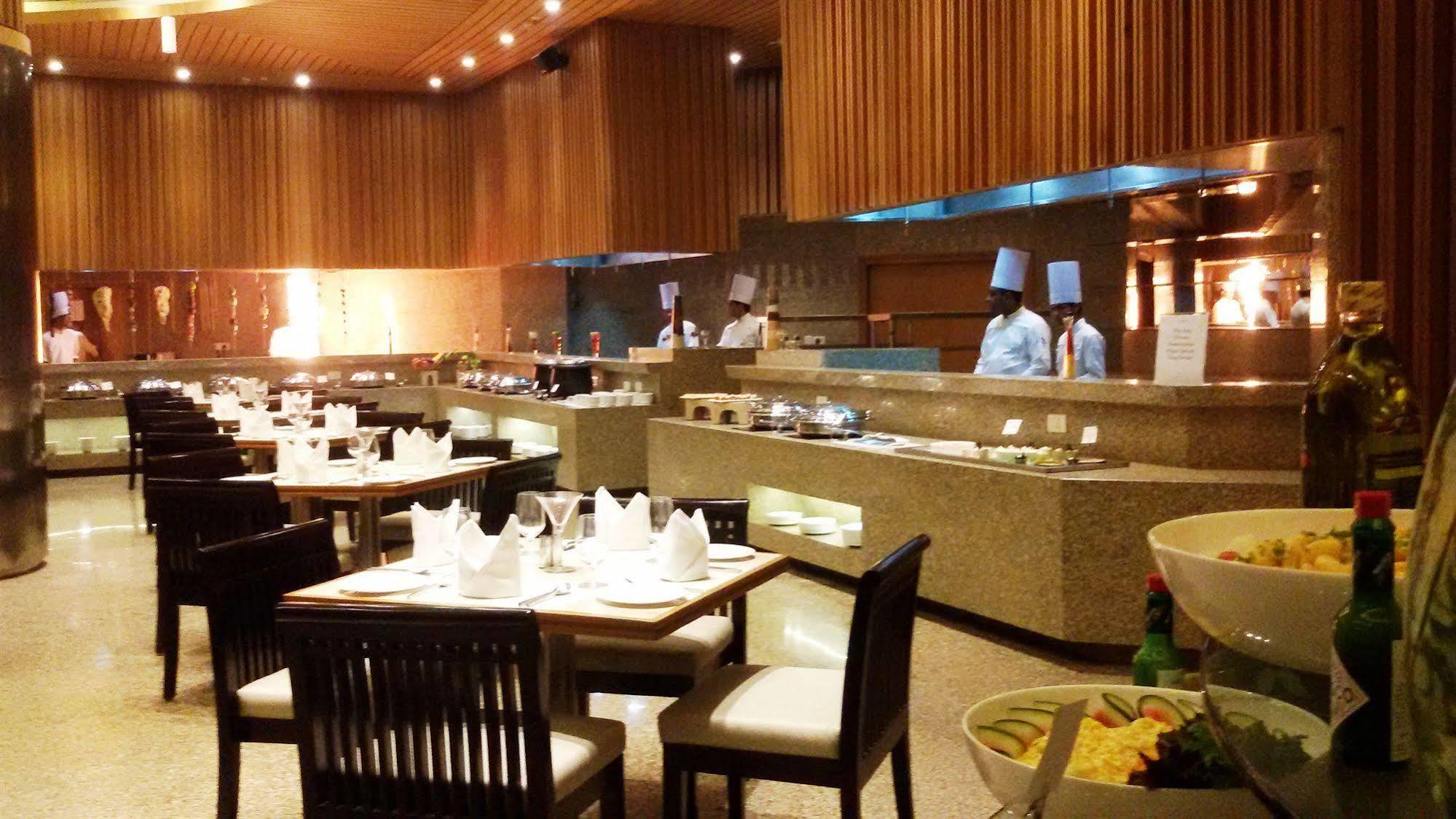 Country Inn & Suites By Radisson, Meerut Dış mekan fotoğraf