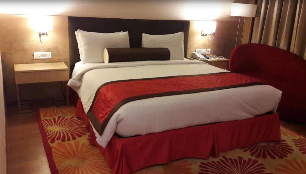 Country Inn & Suites By Radisson, Meerut Dış mekan fotoğraf