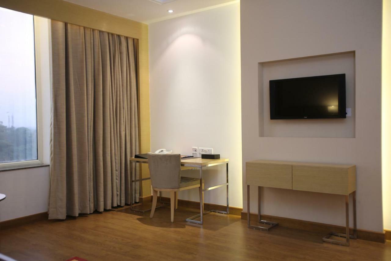 Country Inn & Suites By Radisson, Meerut Dış mekan fotoğraf